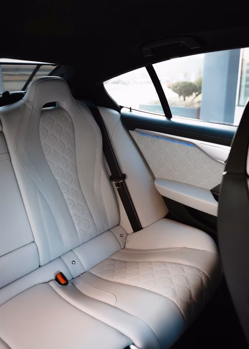 BMW M8 Competition — baksäte i Merino-läder